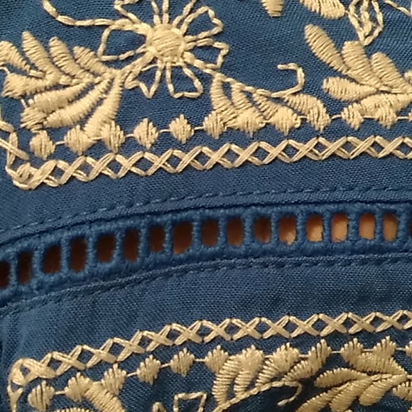 Nwt Royal & White Blouse (3X) - Picture 8 of 9